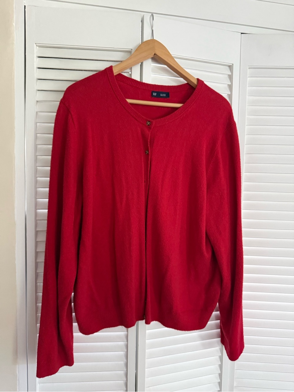 GAP Women’s Bright Red Crewneck Button Cardigan